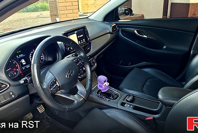 Черный Хендай i30, объемом двигателя 1.4 л и пробегом 97 тыс. км за 14500 $, фото 8 на Automoto.ua