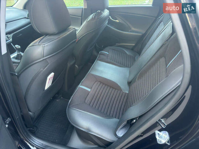 Черный Хендай i30, объемом двигателя 1.6 л и пробегом 66 тыс. км за 12800 $, фото 26 на Automoto.ua