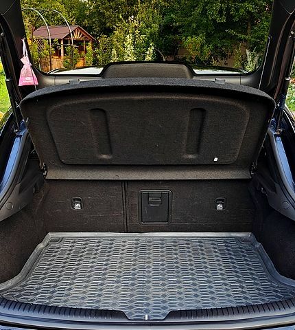 Черный Хендай i30, объемом двигателя 1.4 л и пробегом 97 тыс. км за 14500 $, фото 10 на Automoto.ua