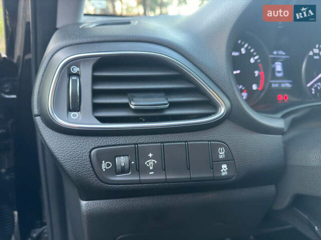 Черный Хендай i30, объемом двигателя 1.6 л и пробегом 66 тыс. км за 12800 $, фото 8 на Automoto.ua