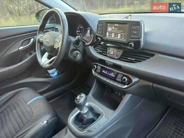 Черный Хендай i30, объемом двигателя 1.6 л и пробегом 66 тыс. км за 12800 $, фото 30 на Automoto.ua