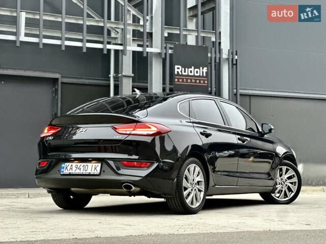 Черный Хендай i30, объемом двигателя 1.4 л и пробегом 97 тыс. км за 15300 $, фото 4 на Automoto.ua