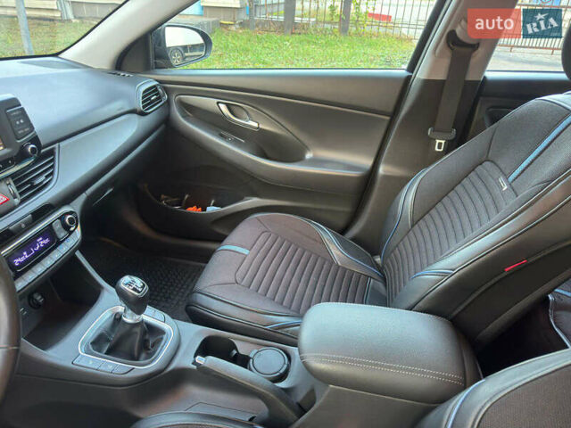 Черный Хендай i30, объемом двигателя 1.6 л и пробегом 66 тыс. км за 12800 $, фото 21 на Automoto.ua