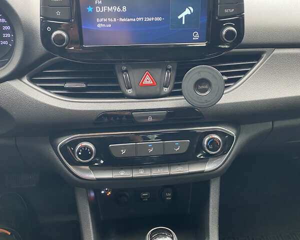 Черный Хендай i30, объемом двигателя 1.5 л и пробегом 171 тыс. км за 16800 $, фото 12 на Automoto.ua