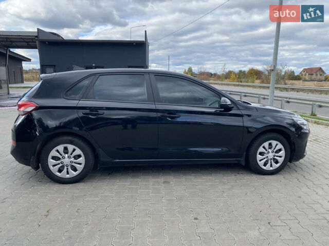 Черный Хендай i30, объемом двигателя 1.5 л и пробегом 171 тыс. км за 16800 $, фото 1 на Automoto.ua