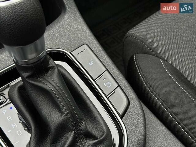 Черный Хендай i30, объемом двигателя 1.5 л и пробегом 50 тыс. км за 16900 $, фото 4 на Automoto.ua