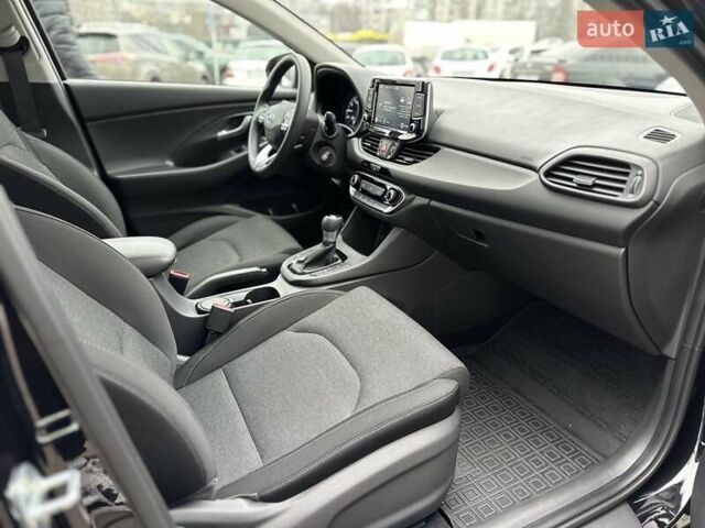 Черный Хендай i30, объемом двигателя 1.5 л и пробегом 50 тыс. км за 16900 $, фото 17 на Automoto.ua