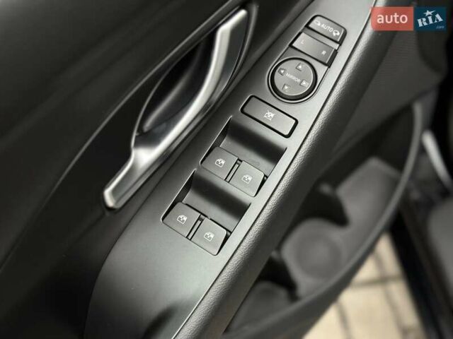 Черный Хендай i30, объемом двигателя 1.5 л и пробегом 50 тыс. км за 16900 $, фото 24 на Automoto.ua