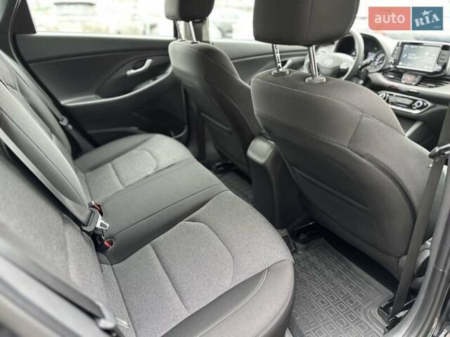 Черный Хендай i30, объемом двигателя 1.5 л и пробегом 50 тыс. км за 16900 $, фото 19 на Automoto.ua