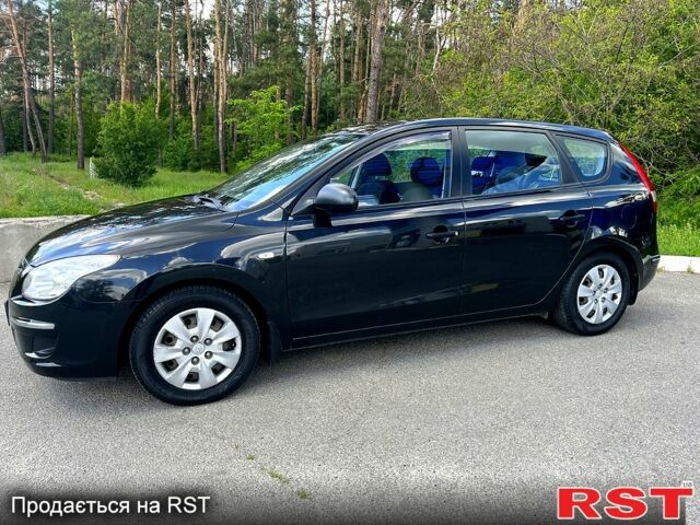 Черный Хендай i30, объемом двигателя 1.6 л и пробегом 198 тыс. км за 6800 $, фото 1 на Automoto.ua