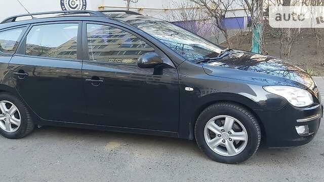 Чорний Хендай i30, об'ємом двигуна 1.6 л та пробігом 143 тис. км за 6800 $, фото 5 на Automoto.ua