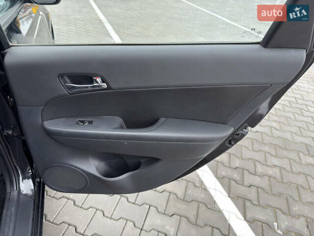 Черный Хендай i30, объемом двигателя 1.6 л и пробегом 169 тыс. км за 6150 $, фото 20 на Automoto.ua