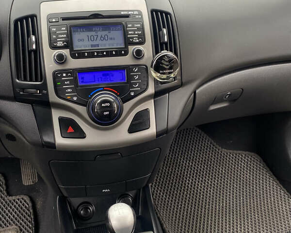 Черный Хендай i30, объемом двигателя 1.58 л и пробегом 341 тыс. км за 6200 $, фото 37 на Automoto.ua