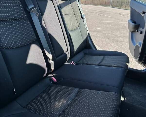 Черный Хендай i30, объемом двигателя 1.6 л и пробегом 194 тыс. км за 6750 $, фото 12 на Automoto.ua