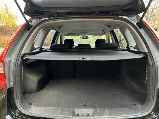 Хендай i30 2008 в Кривом Роге на Automoto.ua Черный Хендай i30, объемом двигателя 1.6 л и пробегом 235 тыс. км за 6200 $, фото 10 на Automoto.ua