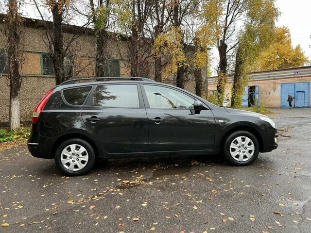 Хендай i30 2008 в Кривом Роге на Automoto.ua Черный Хендай i30, объемом двигателя 1.6 л и пробегом 235 тыс. км за 6200 $, фото 6 на Automoto.ua