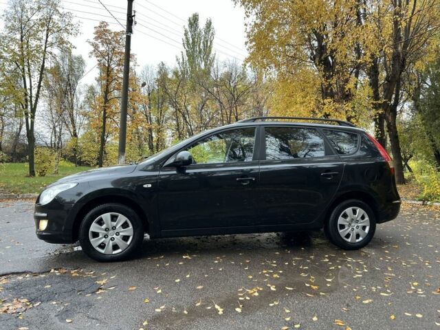 Хендай i30 2008 в Кривом Роге на Automoto.ua Черный Хендай i30, объемом двигателя 1.6 л и пробегом 235 тыс. км за 6200 $, фото 5 на Automoto.ua