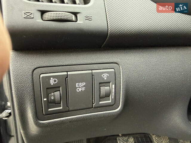 Черный Хендай i30, объемом двигателя 1.6 л и пробегом 169 тыс. км за 6150 $, фото 17 на Automoto.ua