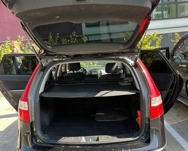 Черный Хендай i30, объемом двигателя 1.58 л и пробегом 234 тыс. км за 5650 $, фото 15 на Automoto.ua