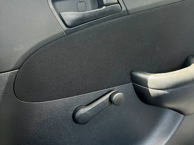 Черный Хендай i30, объемом двигателя 1.6 л и пробегом 198 тыс. км за 6800 $, фото 9 на Automoto.ua