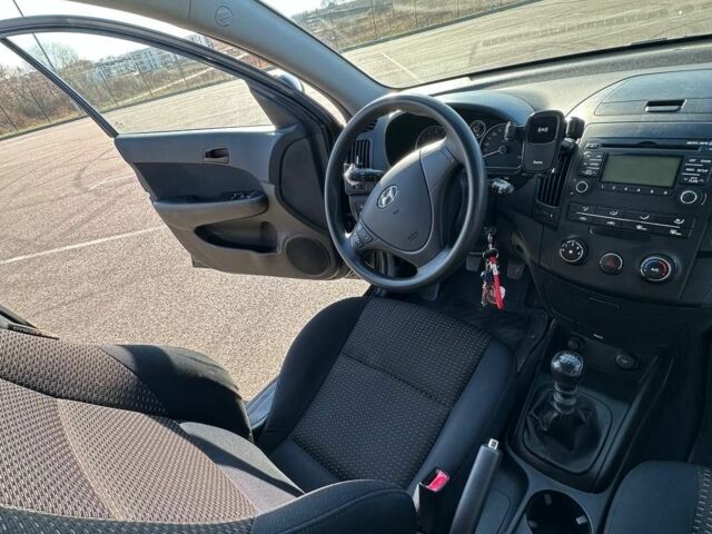 Черный Хендай i30, объемом двигателя 0 л и пробегом 201 тыс. км за 6750 $, фото 1 на Automoto.ua