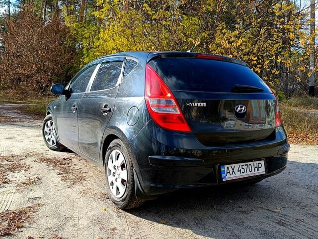 Чорний Хендай i30, об'ємом двигуна 1.4 л та пробігом 172 тис. км за 5300 $, фото 2 на Automoto.ua