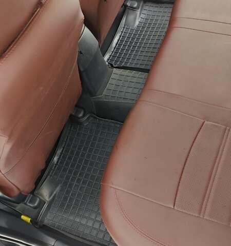 Черный Хендай i30, объемом двигателя 1.6 л и пробегом 341 тыс. км за 5800 $, фото 9 на Automoto.ua