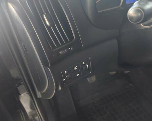 Чорний Хендай i30, об'ємом двигуна 1.58 л та пробігом 270 тис. км за 4600 $, фото 5 на Automoto.ua