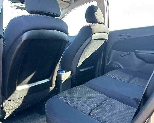 Черный Хендай i30, объемом двигателя 1.6 л и пробегом 194 тыс. км за 6750 $, фото 11 на Automoto.ua