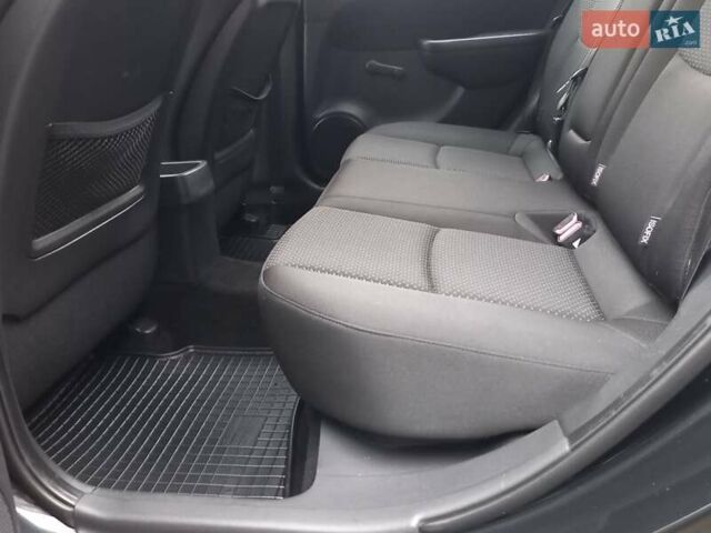 Черный Хендай i30, объемом двигателя 1.4 л и пробегом 216 тыс. км за 6300 $, фото 36 на Automoto.ua