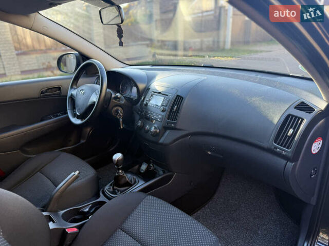 Хендай i30 2009 в Борисполе на Automoto.ua Черный Хендай i30, объемом двигателя 1.6 л и пробегом 229 тыс. км за 7000 $, фото 41 на Automoto.ua