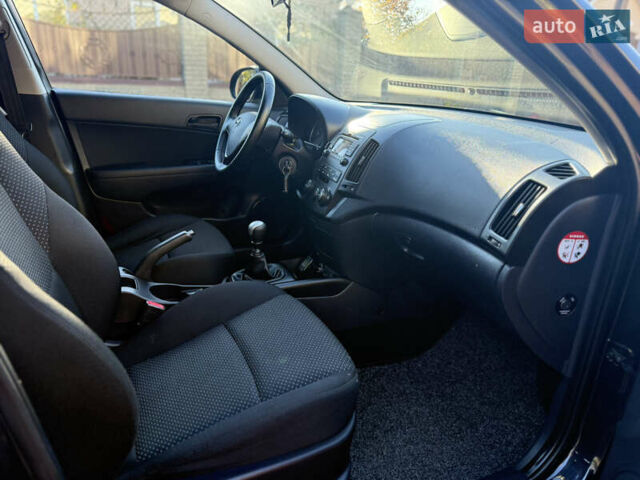 Хендай i30 2009 в Борисполе на Automoto.ua Черный Хендай i30, объемом двигателя 1.6 л и пробегом 229 тыс. км за 7000 $, фото 35 на Automoto.ua
