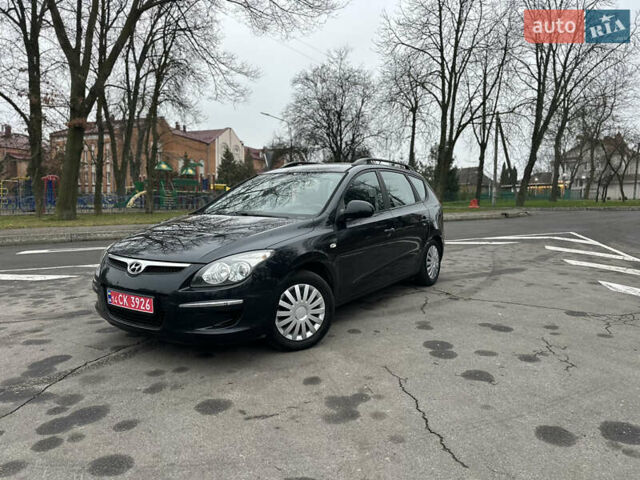 Черный Хендай i30, объемом двигателя 1.4 л и пробегом 199 тыс. км за 5599 $, фото 4 на Automoto.ua