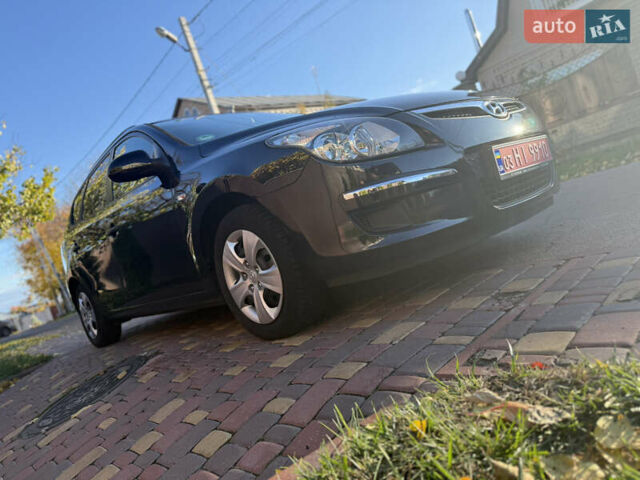 Хендай i30 2009 в Борисполе на Automoto.ua Черный Хендай i30, объемом двигателя 1.6 л и пробегом 229 тыс. км за 7000 $, фото 17 на Automoto.ua