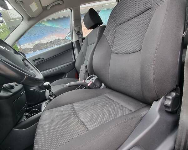 Черный Хендай i30, объемом двигателя 1.6 л и пробегом 128 тыс. км за 7700 $, фото 8 на Automoto.ua
