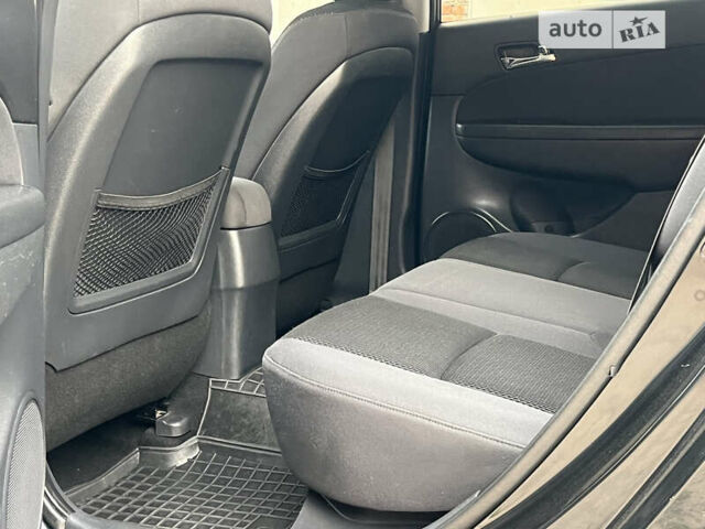 Чорний Хендай i30, об'ємом двигуна 1.59 л та пробігом 247 тис. км за 6250 $, фото 33 на Automoto.ua