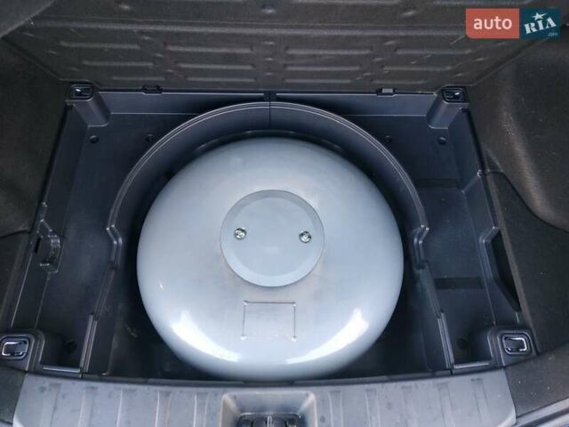 Черный Хендай i30, объемом двигателя 1.4 л и пробегом 158 тыс. км за 5600 $, фото 23 на Automoto.ua