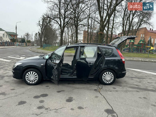 Черный Хендай i30, объемом двигателя 1.4 л и пробегом 199 тыс. км за 5599 $, фото 49 на Automoto.ua