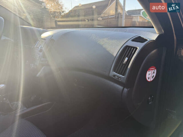 Хендай i30 2009 в Борисполе на Automoto.ua Черный Хендай i30, объемом двигателя 1.6 л и пробегом 229 тыс. км за 7000 $, фото 37 на Automoto.ua