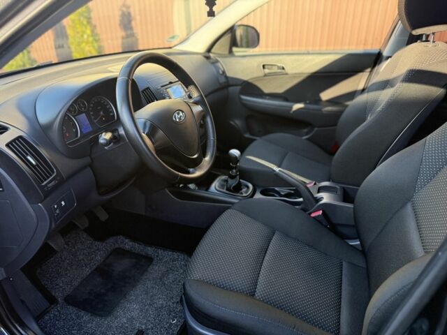 Хендай i30 2009 в Борисполе на Automoto.ua Черный Хендай i30, объемом двигателя 1.6 л и пробегом 229 тыс. км за 7000 $, фото 9 на Automoto.ua