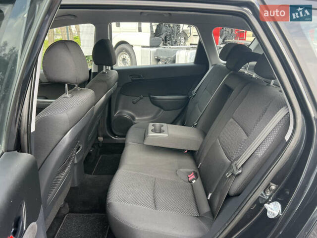Чорний Хендай i30, об'ємом двигуна 1.4 л та пробігом 188 тис. км за 6850 $, фото 16 на Automoto.ua