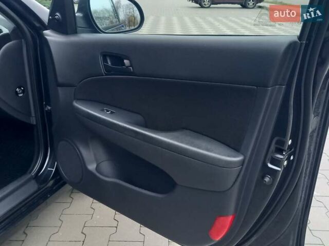 Черный Хендай i30, объемом двигателя 1.4 л и пробегом 216 тыс. км за 6300 $, фото 32 на Automoto.ua