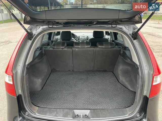 Хендай i30 2009 в Чернигове на Automoto.ua Черный Хендай i30, объемом двигателя 1.6 л и пробегом 262 тыс. км за 5600 $, фото 10 на Automoto.ua