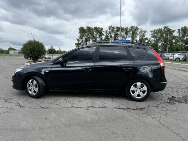 Черный Хендай i30, объемом двигателя 1.4 л и пробегом 172 тыс. км за 5950 $, фото 7 на Automoto.ua