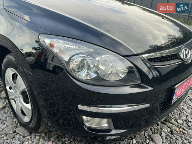 Чорний Хендай i30, об'ємом двигуна 1.4 л та пробігом 188 тис. км за 6850 $, фото 10 на Automoto.ua