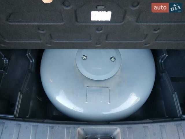 Черный Хендай i30, объемом двигателя 1.4 л и пробегом 158 тыс. км за 5600 $, фото 22 на Automoto.ua