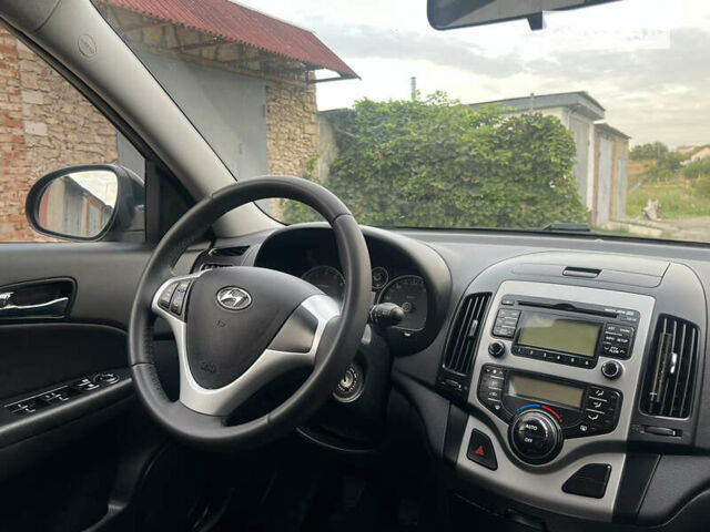 Чорний Хендай i30, об'ємом двигуна 1.59 л та пробігом 247 тис. км за 6250 $, фото 47 на Automoto.ua
