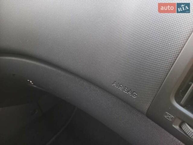 Хендай i30 2009 у Черкасах на Automoto.ua Чорний Хендай i30, об'ємом двигуна 1.4 л та пробігом 188 тис. км за 6150 $, фото 18 на Automoto.ua