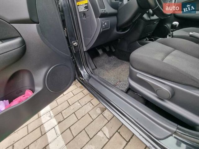 Черный Хендай i30, объемом двигателя 1.6 л и пробегом 128 тыс. км за 7700 $, фото 9 на Automoto.ua