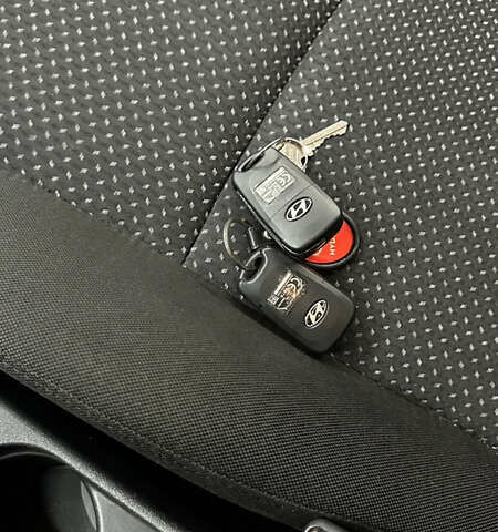 Черный Хендай i30, объемом двигателя 1.58 л и пробегом 243 тыс. км за 5500 $, фото 31 на Automoto.ua